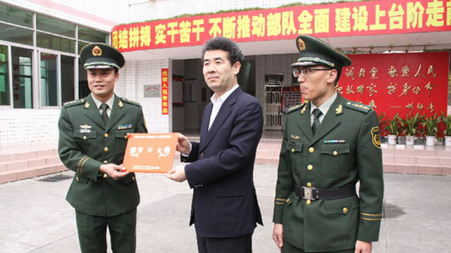 福田區領導帶隊進行2013迎新春擁軍慰問活動 福田區領導帶隊進行2013迎新春擁軍慰問活動