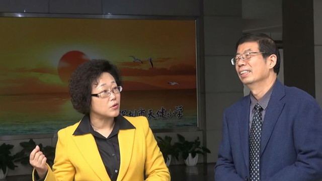 市、區(qū)領(lǐng)導(dǎo)深入學(xué)校視察開學(xué)工作