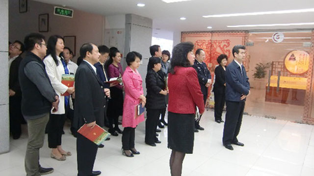 福田區委理論中心組參觀學習雷鋒精神藝術展