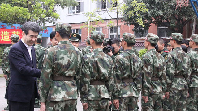 福田區領導帶隊進行2013迎新春擁軍慰問活動 福田區領導帶隊進行2013迎新春擁軍慰問活動