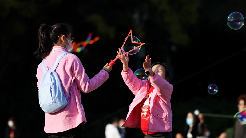 1月28日，蓮花山公園的孩子們。.jpg