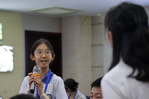 上午學(xué)生與專家對(duì)話.jpg