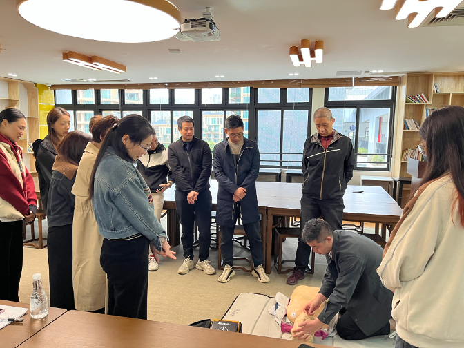 香蜜湖街道公衛中心開展應急救護“進校園”培訓.jpg