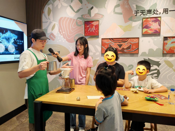“真情暖童心,妙趣迎端午”福田區(qū)扶殘助殘關(guān)愛(ài)空間主題活動(dòng)精彩紛呈368.png